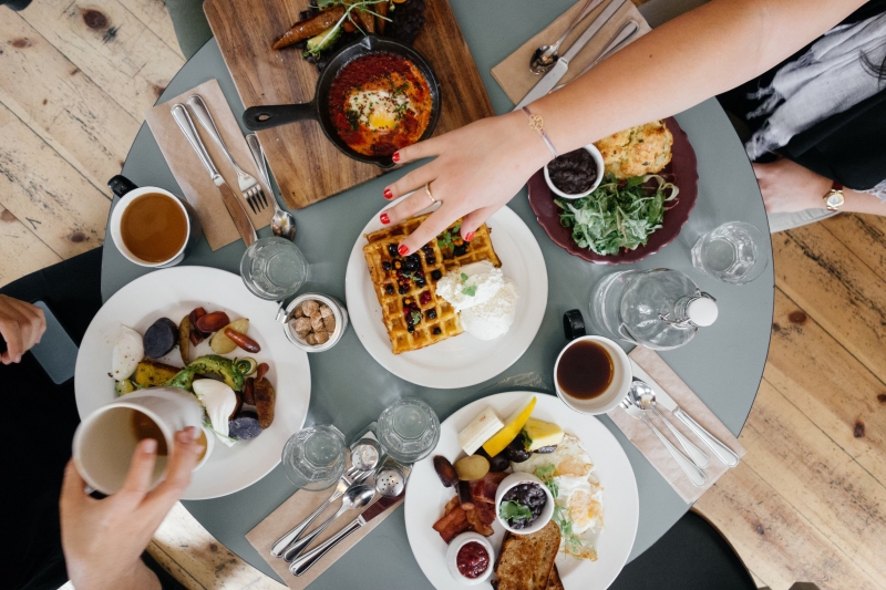 restaurant-CHATEAUNEUF GRASSE-min_breakfast-690128