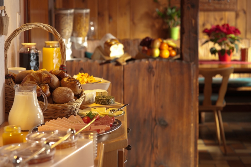 restaurant-CHATEAUNEUF GRASSE-min_breakfast-801827